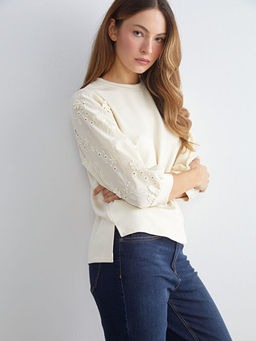 Bisiklet Yaka ?i?ek Nak??l? Kad?n Ti??rt