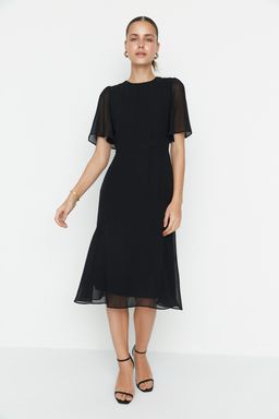 TRENDYOLMILLA Siyah Etegi Volanl? A Kesim Sifon Midi Astarl? Dokuma Elbise TWOSS22EL00733