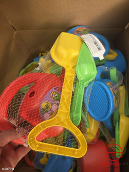 Песочный набор с лейкой и лопатками