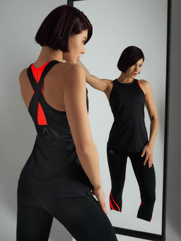 Удлиненная майка c вырезом по спине - NEVERLATE фото 6