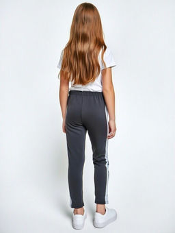 132-1 Брюки детские с лампасами