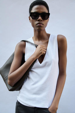 GRAINED EFFECT LEATHER BUCKET BAG - Zara фото 2