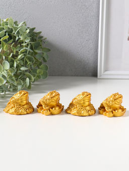 Сувенир полистоун "Денежная жаба и 3 слитка" набор 4 шт золото 4,8х4,5х4,2 см