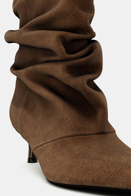 RUFFLED SPLIT SUEDE ANKLE BOOTS - Zara фото 8