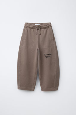 PANTAL?N FELPA BARREL TEXTO / Gris topo