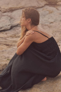 FLOWING MIDI DRESS WITH ELASTICATED DETAIL - Zara фото 9