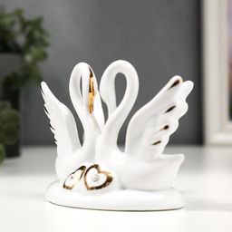 Фигурка керамика «Два белых лебедя с сердечками», с золотом, 13 см