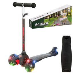 Самокат трехколесный