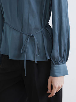 Dik Yaka Belden Ba?lamal? B?zg?l? Bluz