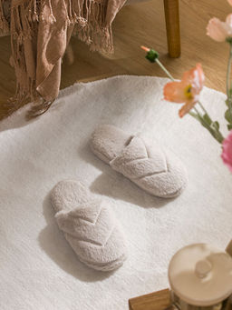 Nak??l? Pel?? K?z ?ocuk Ev Terli?i