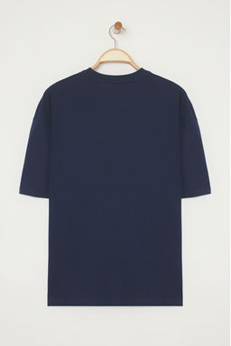 Lacivert Oversize/Genis Kesim Penguen Nak?sl? %100 Pamuklu T-Shirt TMNSS23TS00243