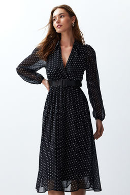 TRENDYOLMILLA Siyah Kemerli Puantiyeli Sifon Astarl? Midi Dokuma Elbise TWOSS24EL00839  фото 2