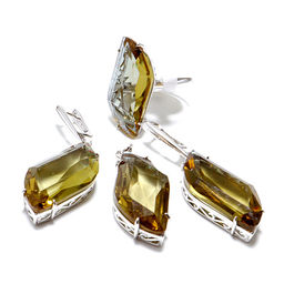 Комплект ювелирной бижутерии German Silver кольцо, подвеска и серьги с Султанитом