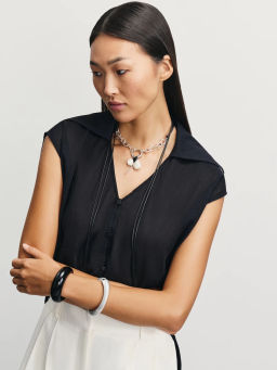 Блузка из жатой ткани с отложным воротником / Zarina