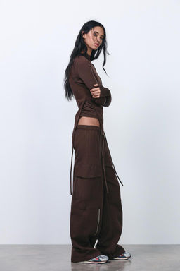 WASHED-EFFECT CARGO TROUSERS WITH ZIPS - Zara фото 3