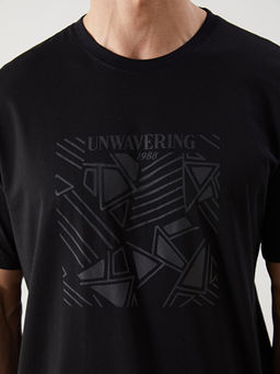 Bisiklet Yaka Bask?l? Penye Erkek Ti??rt