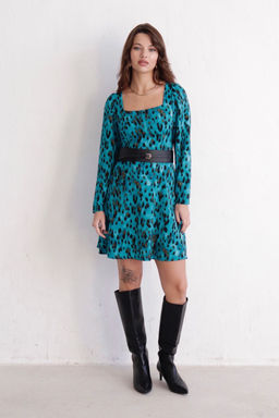 Платье с вырезом каре бирюзовое