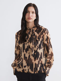 Ba?lamal? Dik Yaka Desenli ?ifon Bluz