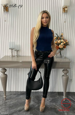 Кофта женская без рукавов