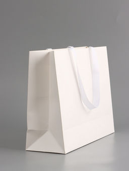 Пакет подарочный "Белый", 32 х 25 х 11 см