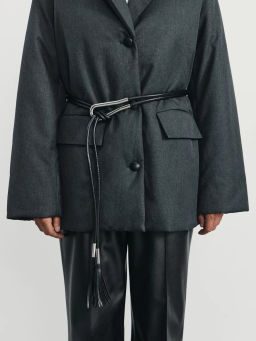 Куртка с поясом и акцентной деталью / Zarina фото 8