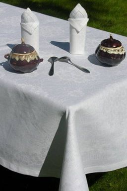 Скатерть льняная жаккардовая Магнолия-белая 150*150 см. п/лен