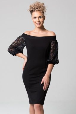 Платье с открытыми плечами