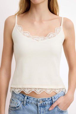 Ekru Fitted/Vucuda Oturan V Yaka Dantel Detayl? Fitilli Esnek Orme Atlet TWOSS26AL00002 - Trendyolmilla фото 3