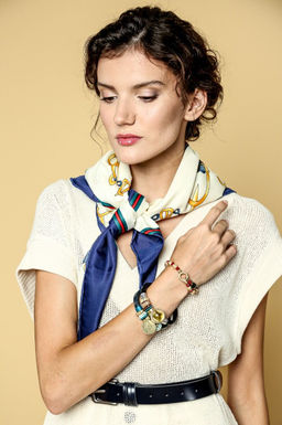 Браслет из натуральной кожи с подвеской - Модные истории фото 2