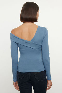 Trendyolmilla Siyah Pamuklu Esnek Volanl? Fitted/Vucuda Oturan Crop Orme Bluz TWOAW24BZ00161 фото 15