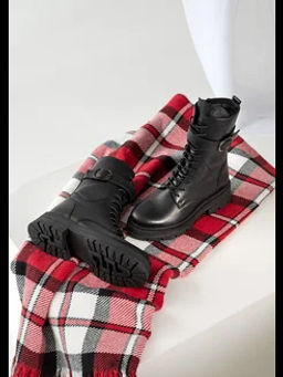 Ботинки Ионесси