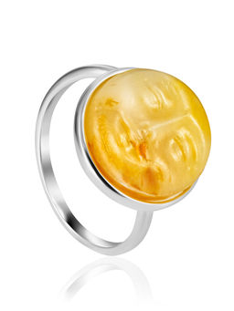 Стильное кольцо Луна с резной вставкой из янтаря