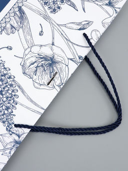 Пакет подарочный "Цветы", с бантом, 35 х 30 х 10 см