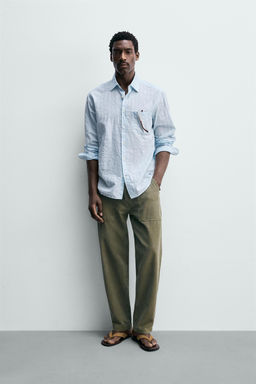 CAMISA REGULAR FIT RAYAS / Celeste claro