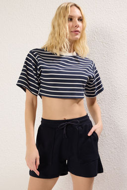 Lacivert Relaxed/Rahat Kal?p Cep Detayl? Esnek Orme Sort & Bermuda TWOSS25SR00013