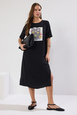Siyah Bask? Detayl? Shift/Rahat Kesim Midi Dokuma Elbise TWOSS22EL0782