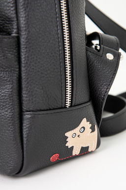 Рюкзак с аппликацией ДС-564-358 черный