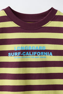 CAMISETA RAYAS ESTAMPADO TEXTO / Amarillo vivo