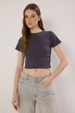 Trendyolmilla Beyaz Biye Detayl? Bisiklet Yaka Crop Fitilli Esnek Orme Bluz TWOAW21BZ0638