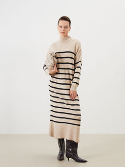 Dik Yaka ?izgili Triko Elbise