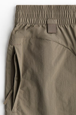 Pantal?n corto outdoor ligero repelente al agua - H&m фото 3
