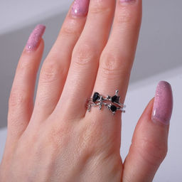 Кольцо «Чары», цвет чёрный в серебре, безразмерное