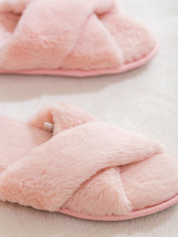 ?apraz Bantl? Kad?n Ev Terli?i