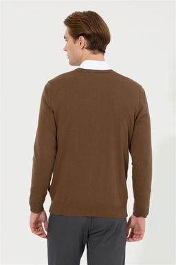 U. S. Polo Assn Мужской базовый трикотажный свитер кокосового цвета с v-образным вырезом - U.s. polo assn фото 11