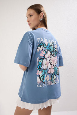 TRENDYOLMILLA Antrasit %100 Pamuk S?rt ve On Bask?l? Oversize/Genis Kesim Orme T-Shirt TWOSS24TS00183