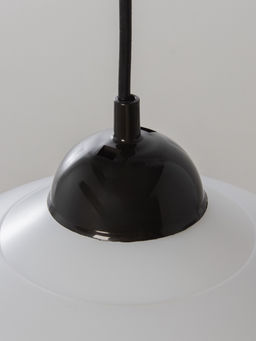 Светильник подвесной «Хоста», 1×15 Вт, Е27, 29×29×13(74) см, белый/чёрный