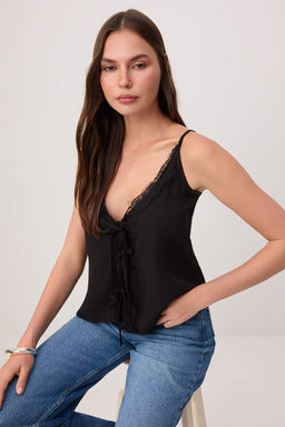 Siyah Derin V Yaka Dantel ve Baglama Detayl? Dokuma Bluz TWOSS26BZ00554 - Trendyolmilla фото 2