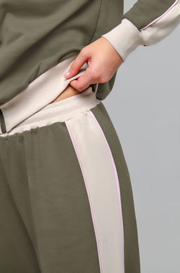 Арт. 2537 Костюм женский с брюками 44-50 (4 шт) Цвет:хаки - Калинка фото 18