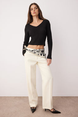 Siyah Crop Basic V Yaka Triko Kazak TWOAW24KZ01214