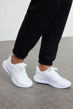 Trendyol Shoes Ekru Bagc?kl? Kad?n Kosu Spor Ayakkab? TAKAW25SN00009